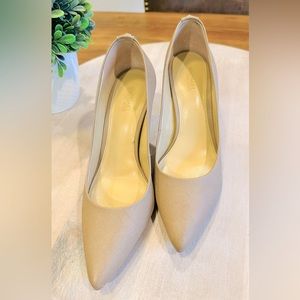 Michael Kors Taupe Pumps. sz 6